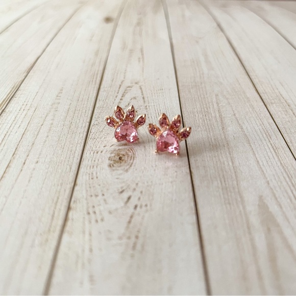 🖤 Dainty Pink Paw Gem Studs - Picture 2 of 6